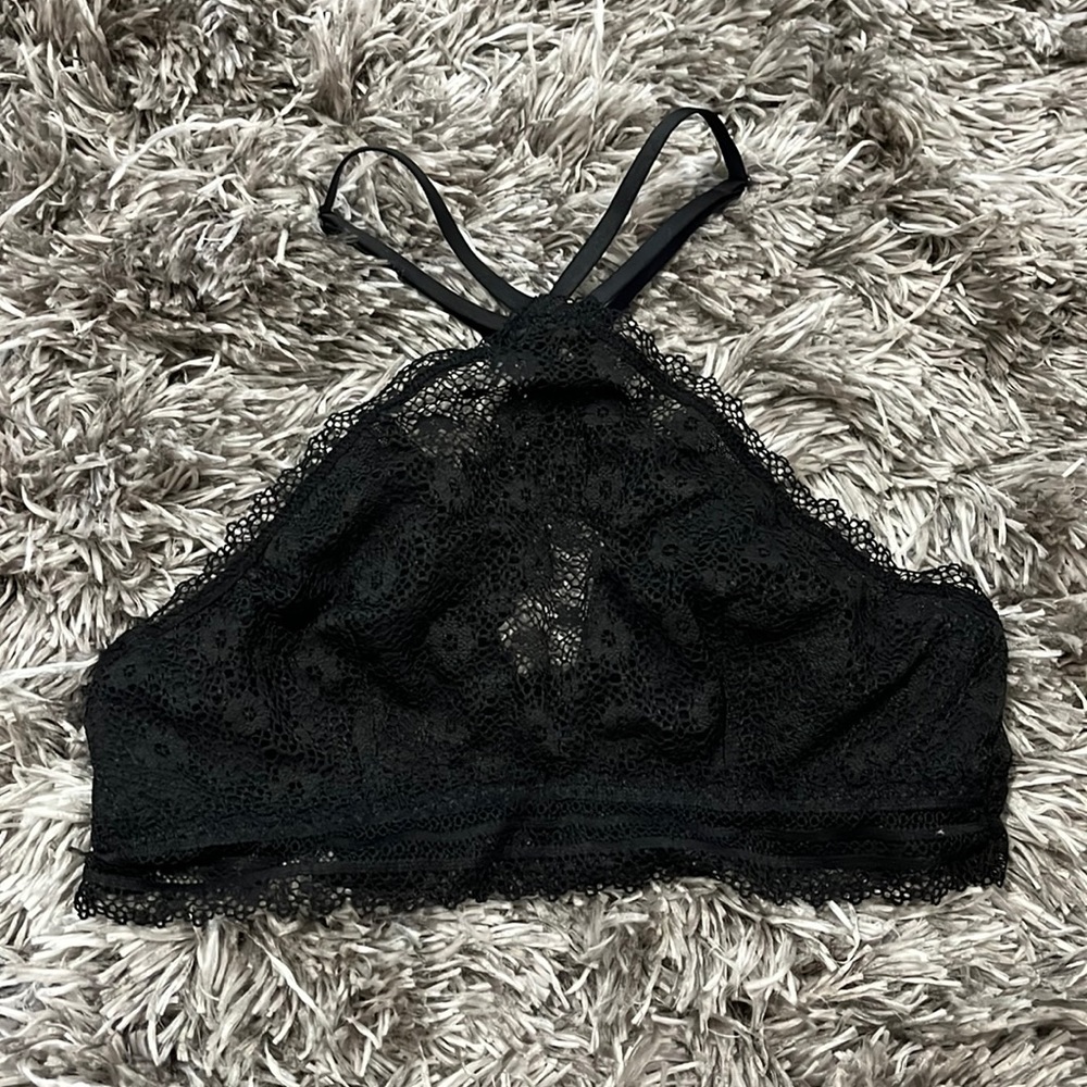 Victoria’s Secret black lace underwire bralette size small